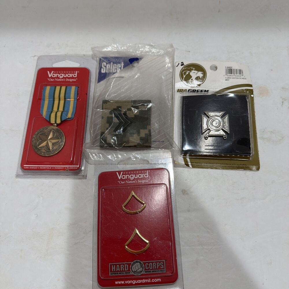 LOT U.S. ARMY QUALIFICATION SHARPSHOOTER BADGES And Other Badges